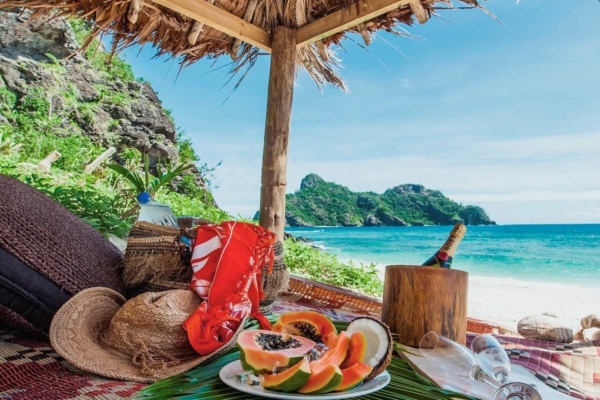 Tokoriki Island Resort Fiji picnic
